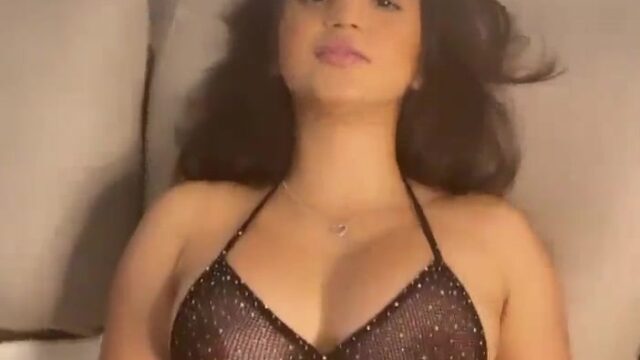 Caomi Madalis!!! Erotic body in bedroom new video OLF leakd