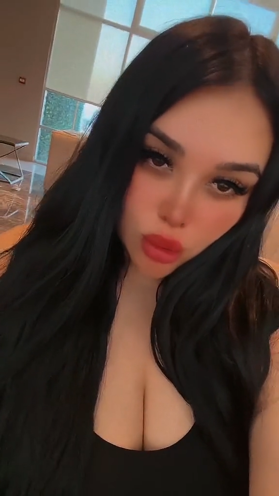 DianaEstrada – Hot new video sexy !!!