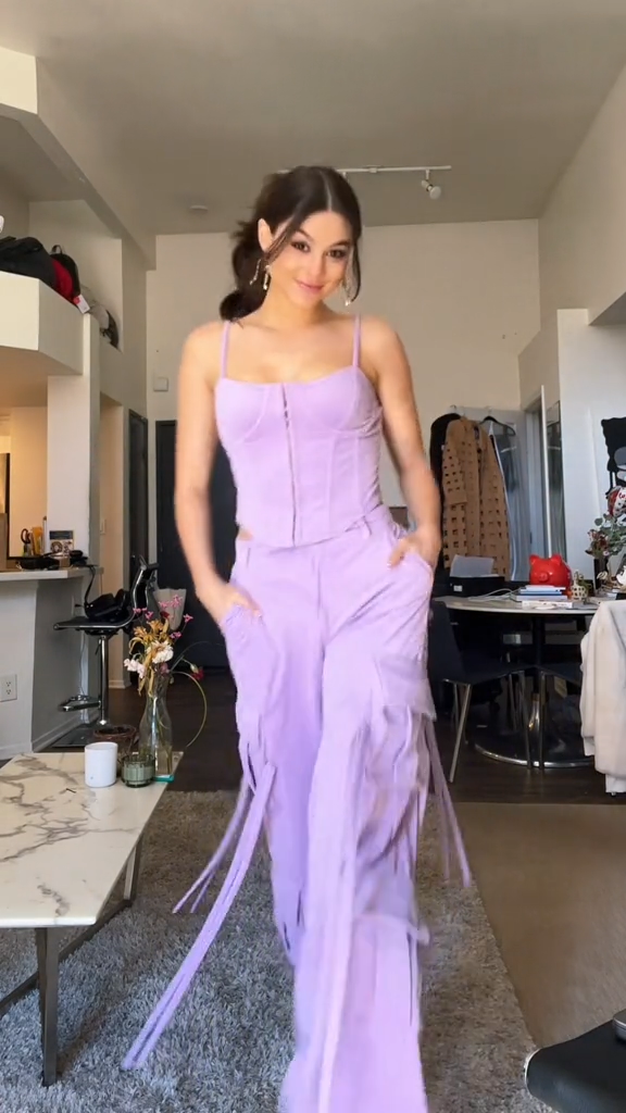 Kira Kosarin – new video so sexy !!!