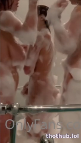 Emarrb Vip Onlyfans Video Naked ThreeSome Shower Sex.tape