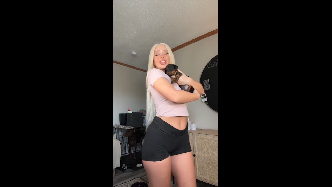 Cakebatterchlo hot video sexy babe