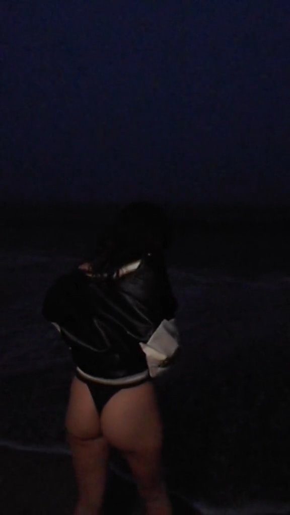 nadia amine Show Nude on beach