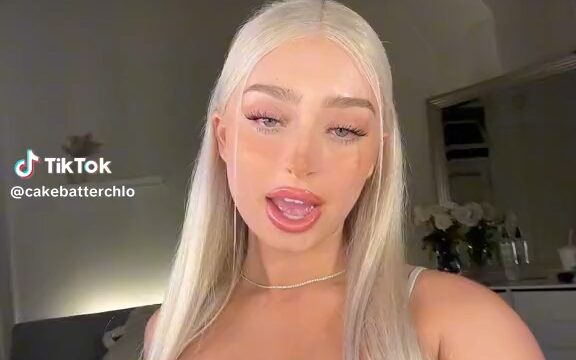 Cakebatterchlo Hot video nude show Big boobs