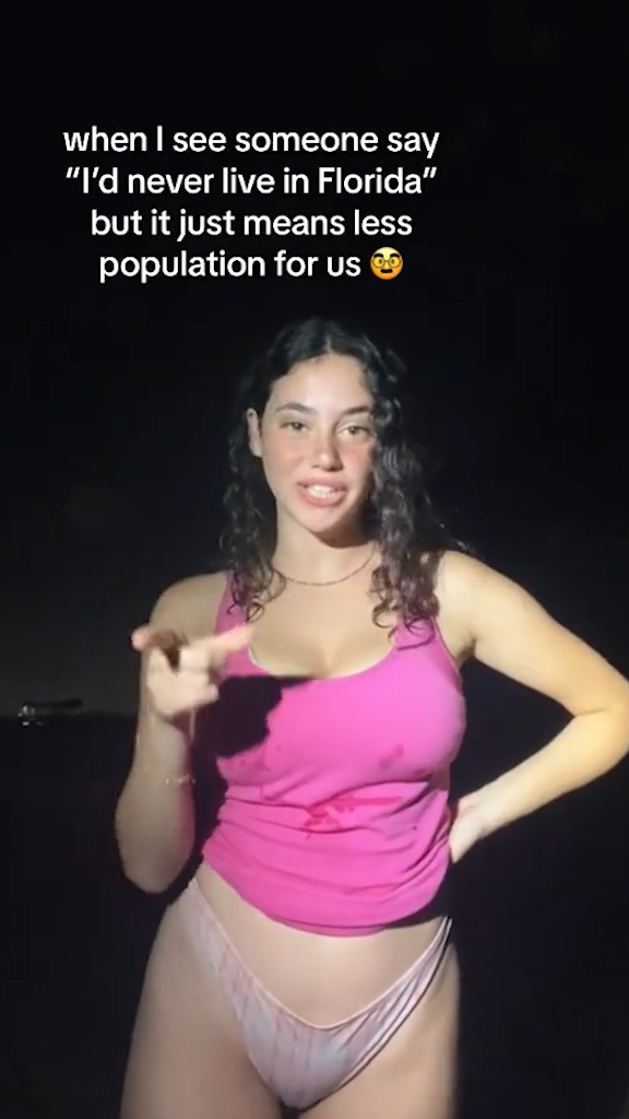 Gali Golan Show Off Perfect Boobs So Hot