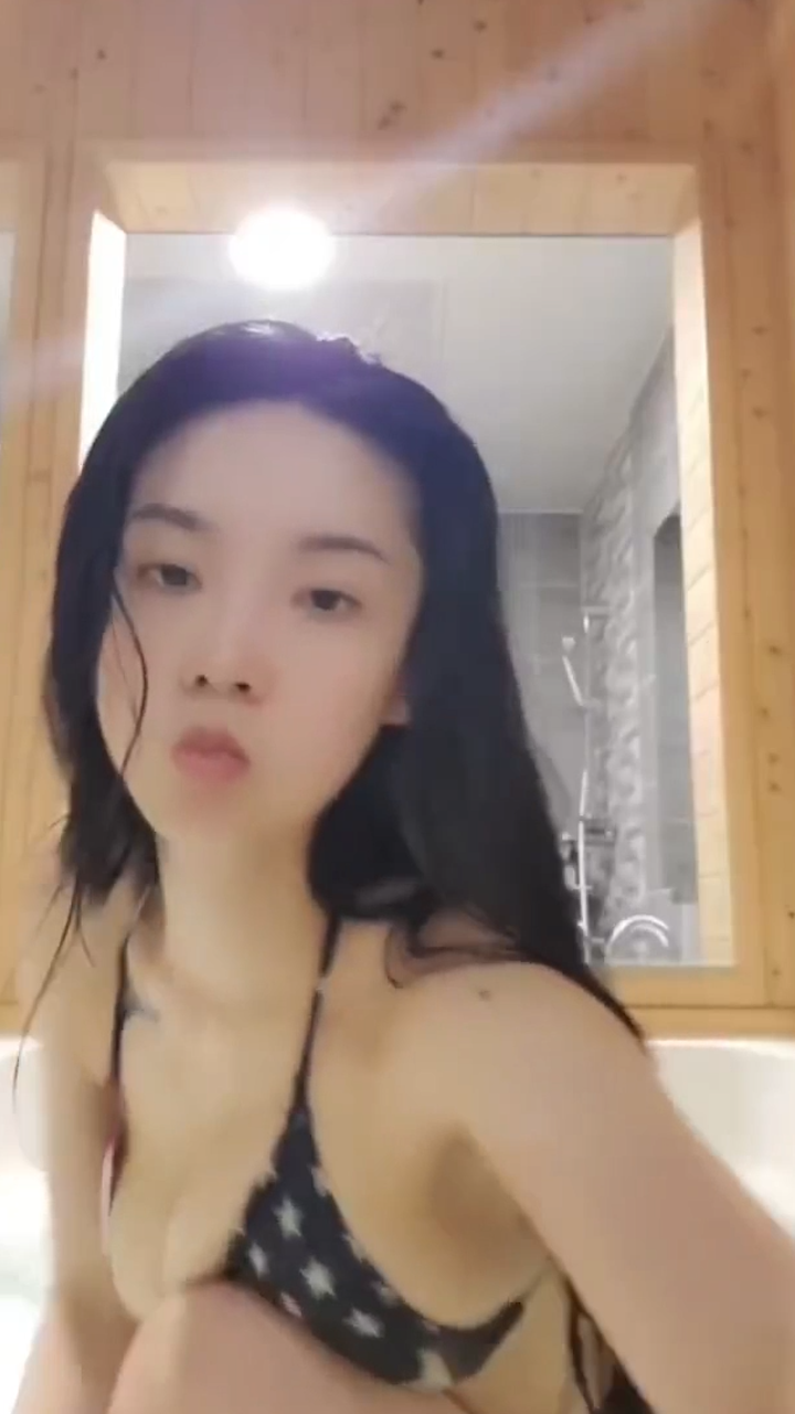 norajoy Leaked sex tape – nude show in bathtub