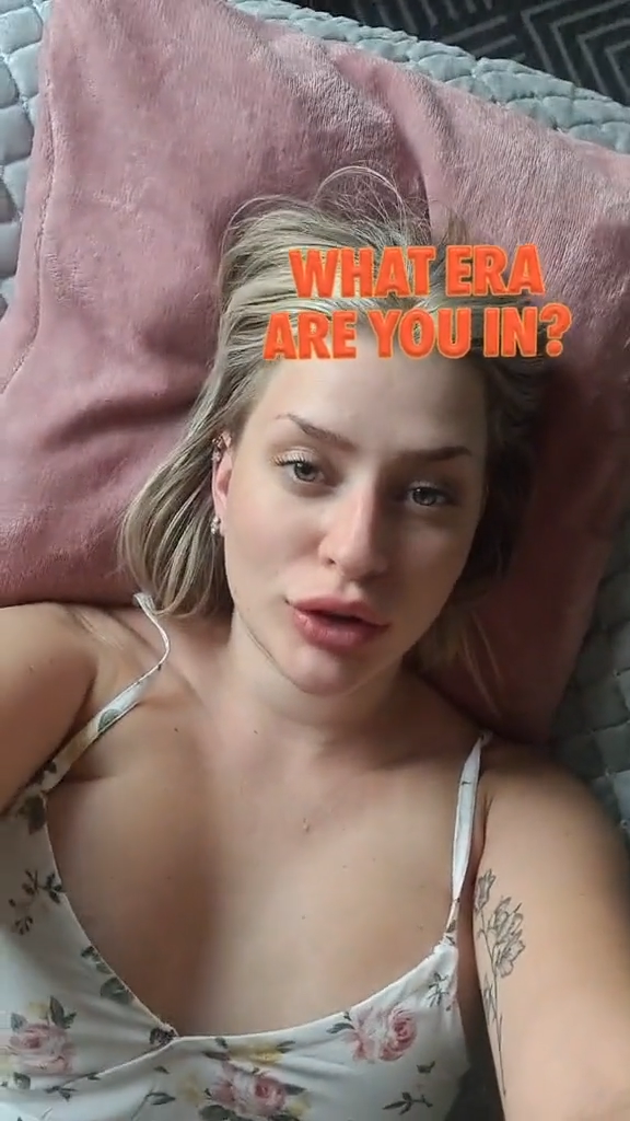 Snowmixy Show Big Boobs Bouncing Very Lewd- hot video