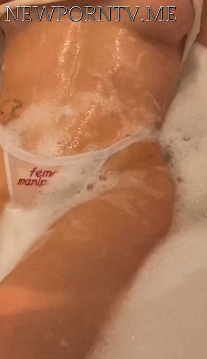 Iggy Azalea onlyfans leaks – Nude Shower in bathtub – hot video !!