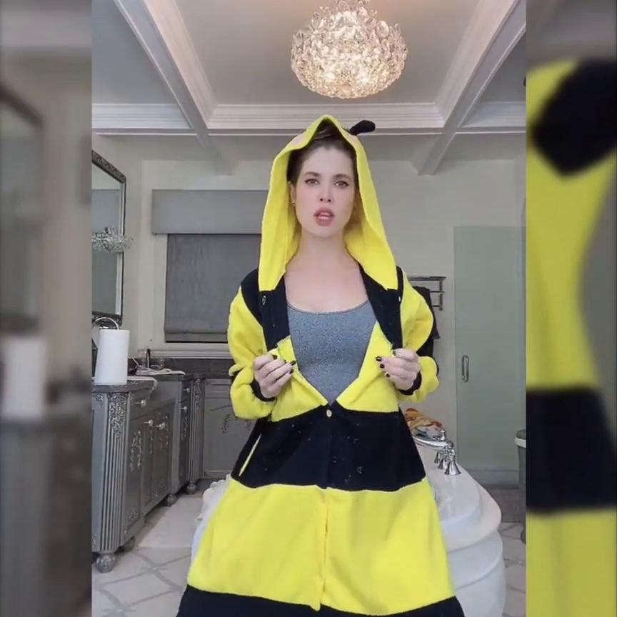 Amanda Cerny Nude Nip Slip While Striptease Video Leaked