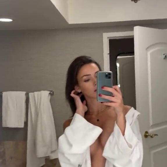 Rachel Cook Nude Mirror Teasing Video Leaked