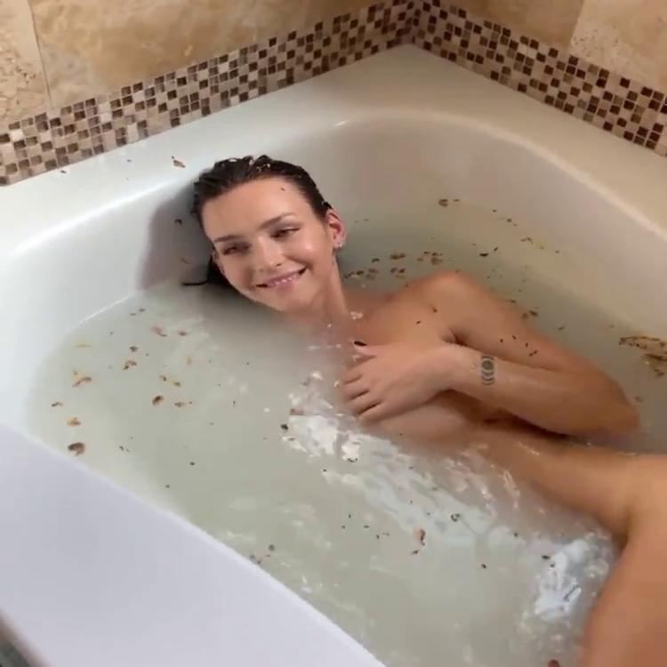 Rachel Cook Nude Patreon Bathtub Teasing Video Leaked