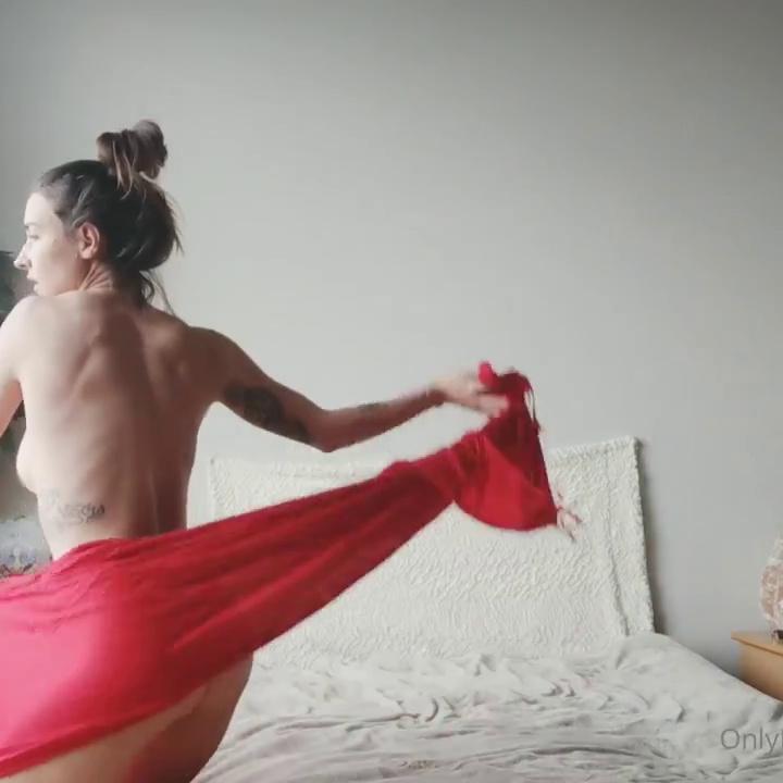Cortney Palm Nude Lady In Red Video Leaked