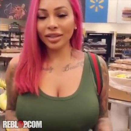 Brittanya Razavi Nude Masturbating In Walmart Bathroom!
