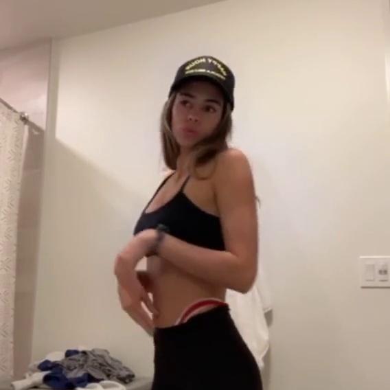 Carolina Samani Nude Delivery Guy Tease Video Leaked