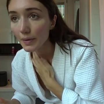 Jennifer Maxwell Accidental Nipple Slip Video