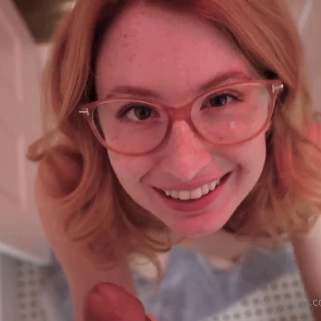 Strawberry Kisses Blowjob Ppv Video Leaked